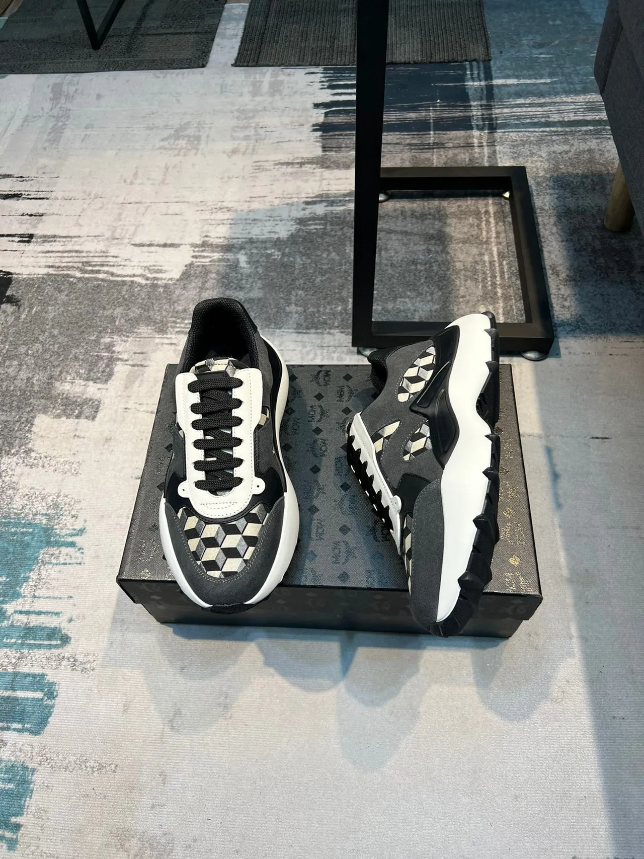 MCM Noir Blanc Semelle Plateforme Damier Géométrique Panneaux Latéraux Sneakers Chunky 4