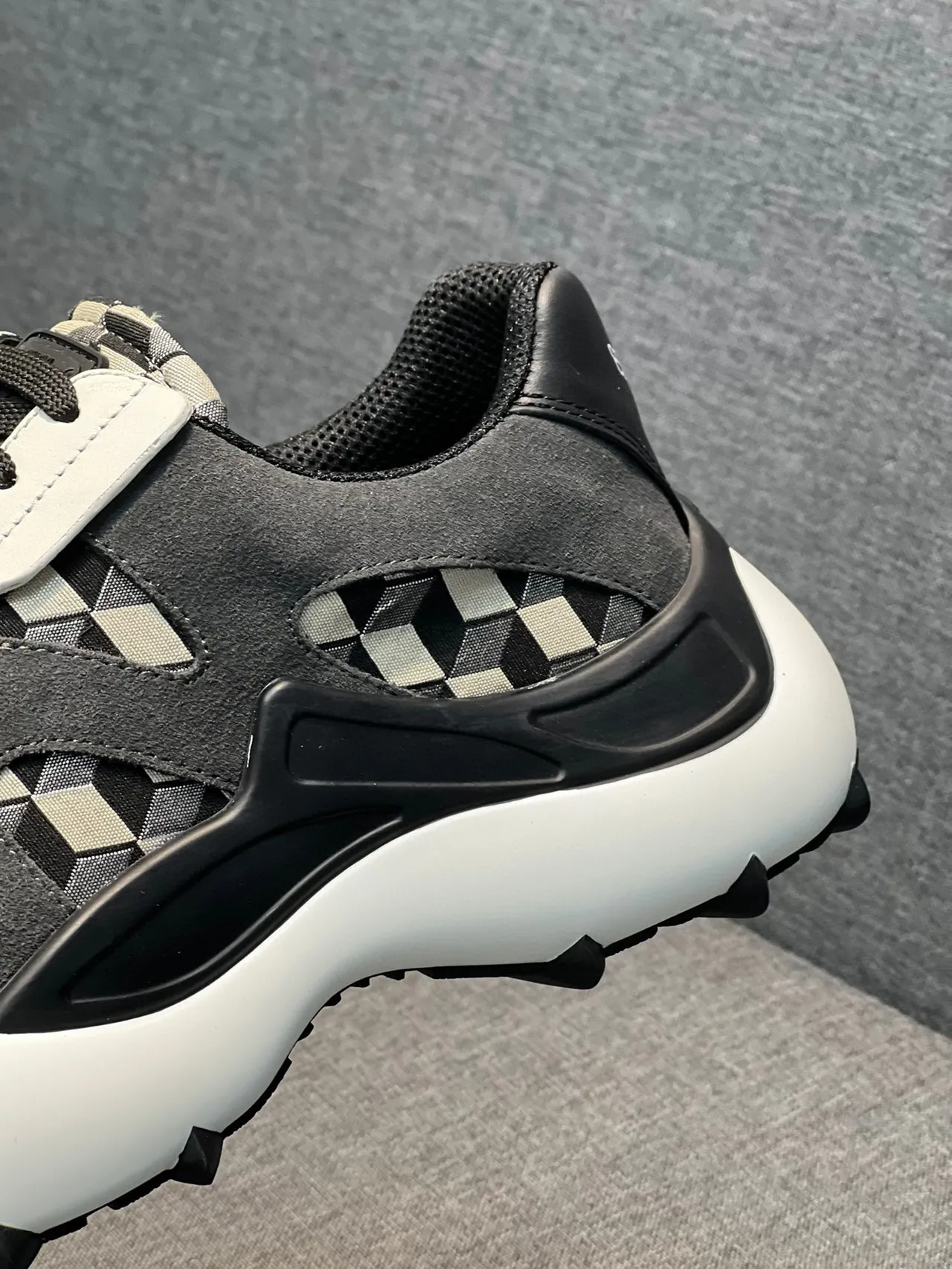 MCM Noir Blanc Semelle Plateforme Damier Géométrique Panneaux Latéraux Sneakers Chunky 8