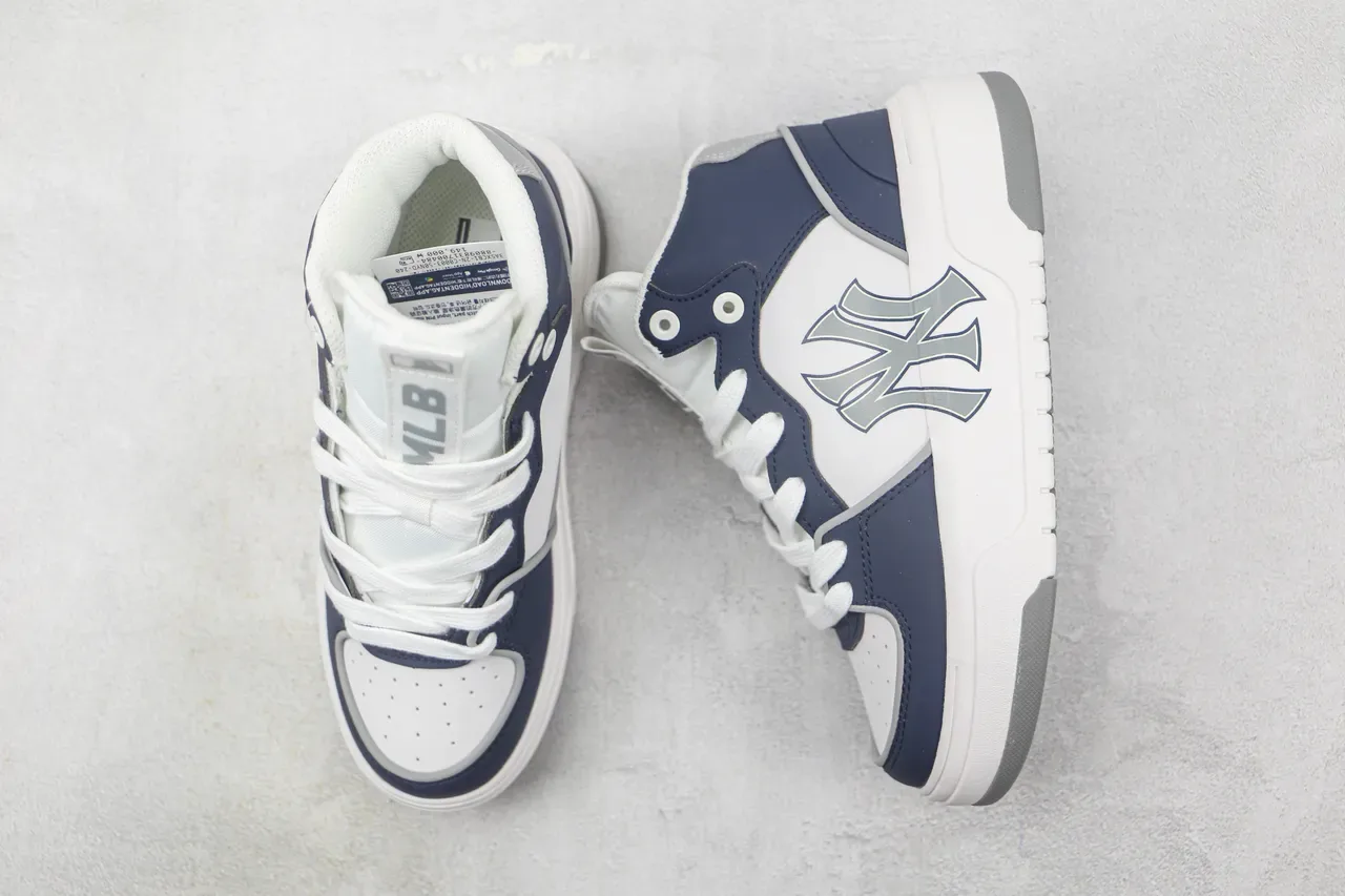 Mitchell & Ness NY Yankees High Top Lifestyle Sneakers 3