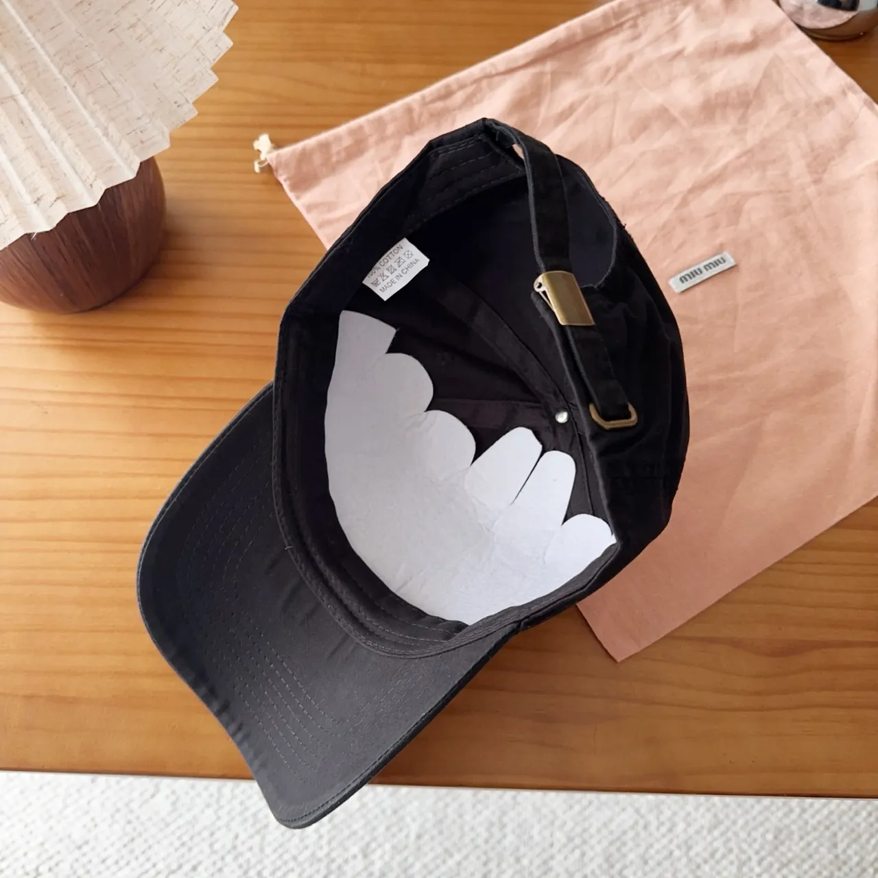 Miu Miu Logo Embroiderado Boné de Beisebol Preto 4