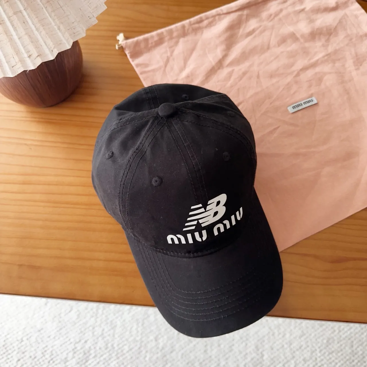 Miu Miu Logo Embroiderado Boné de Beisebol Preto 6