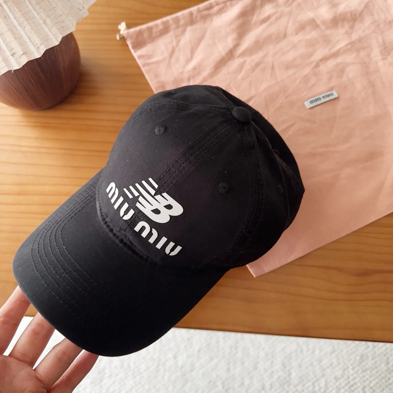 Miu Miu Logo Embroiderado Boné de Beisebol Preto 7
