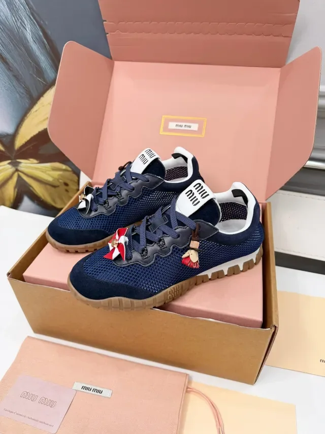 Miu Miu Navy Beige Malla y Ante Superior Suela de Goma Lifestyle Sneakers 4