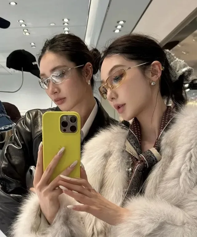 Miu Miu Lunettes de Soleil Sans Monture Style Bouclier Miroir Dégradé 5