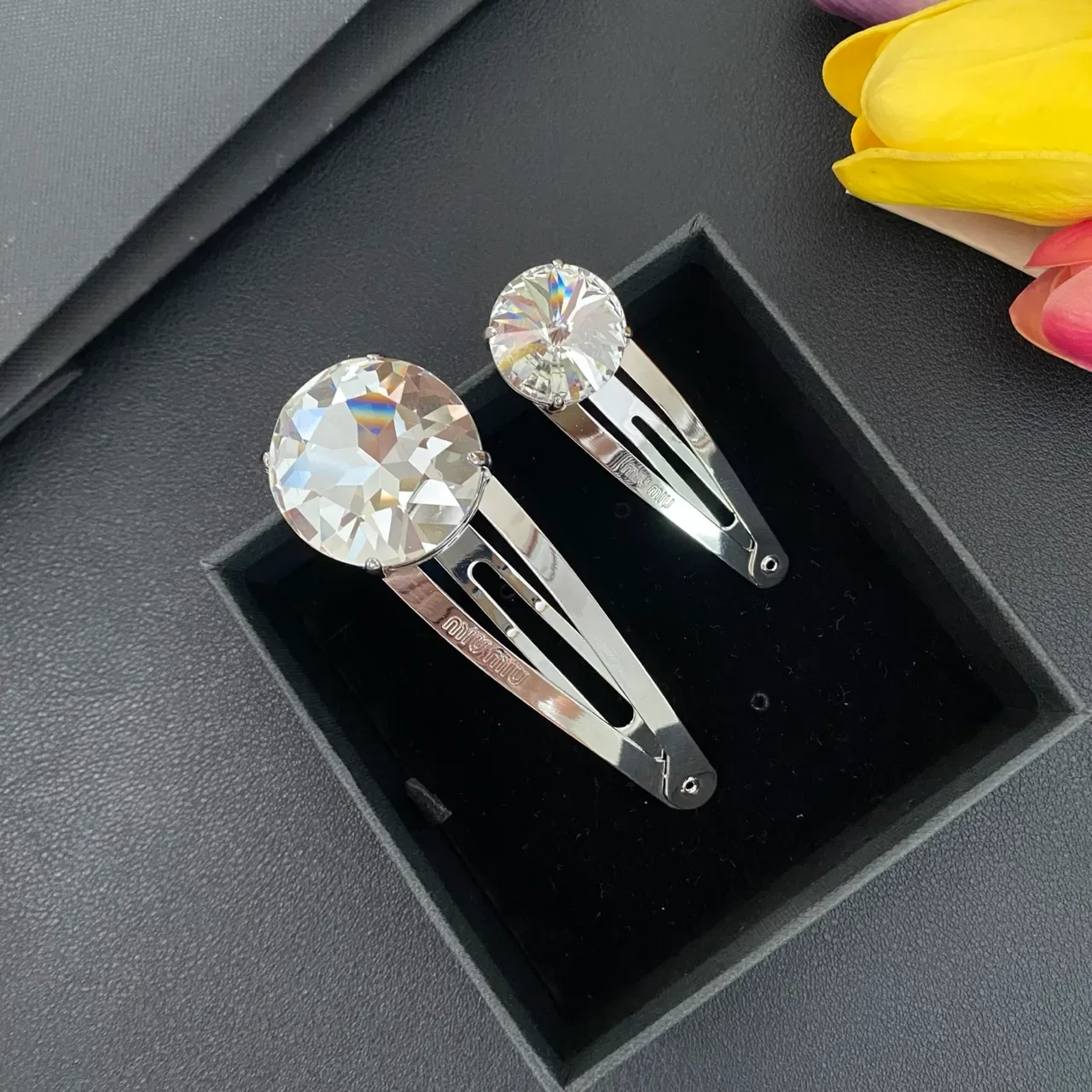 Miu Miu 银色透明金属刻面水晶头胸针 5