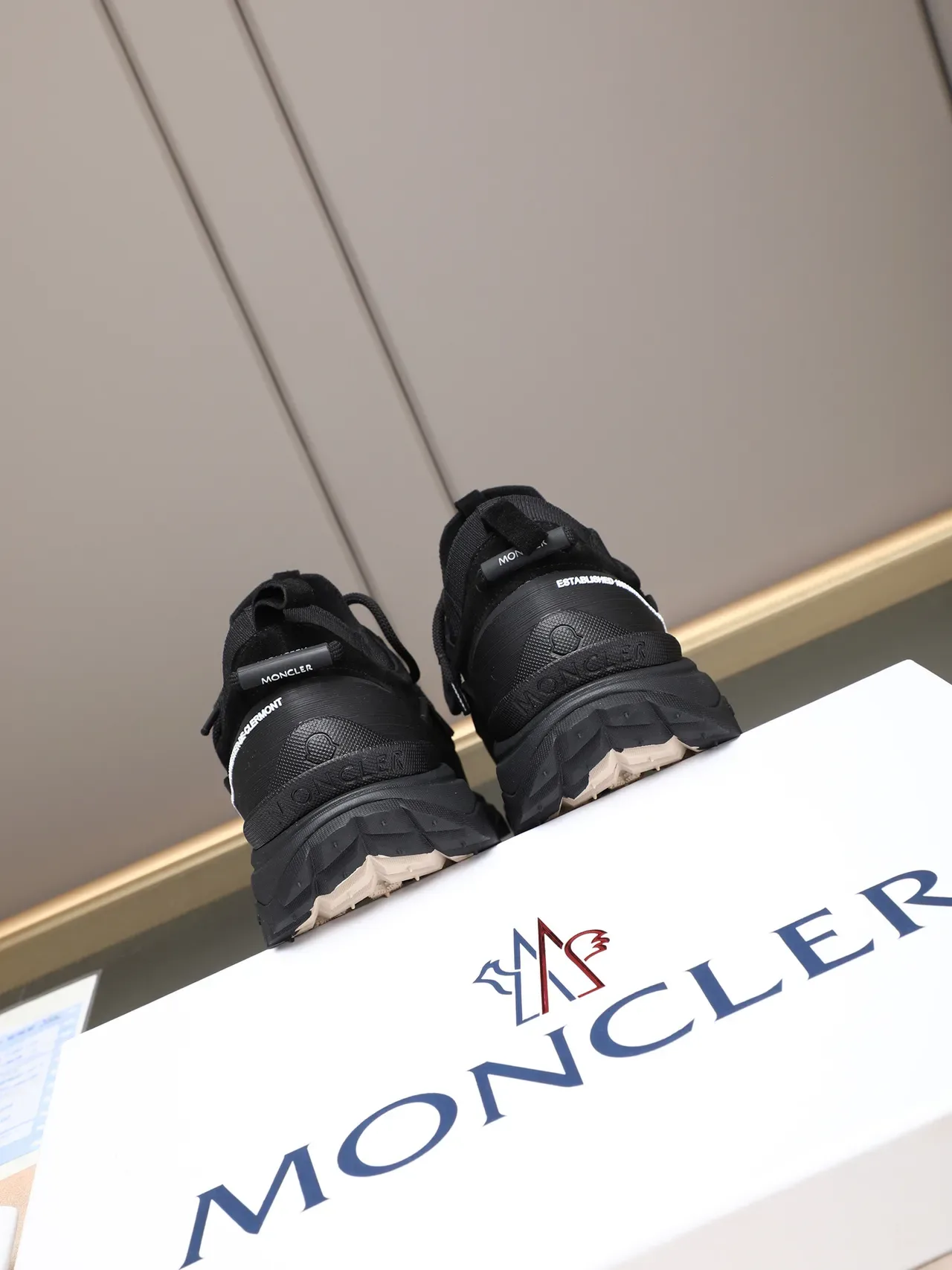 Moncler Preto Ajuste de Meia Colar Tricô Ante e Têxtil Superior Tênis Lifestyle 3