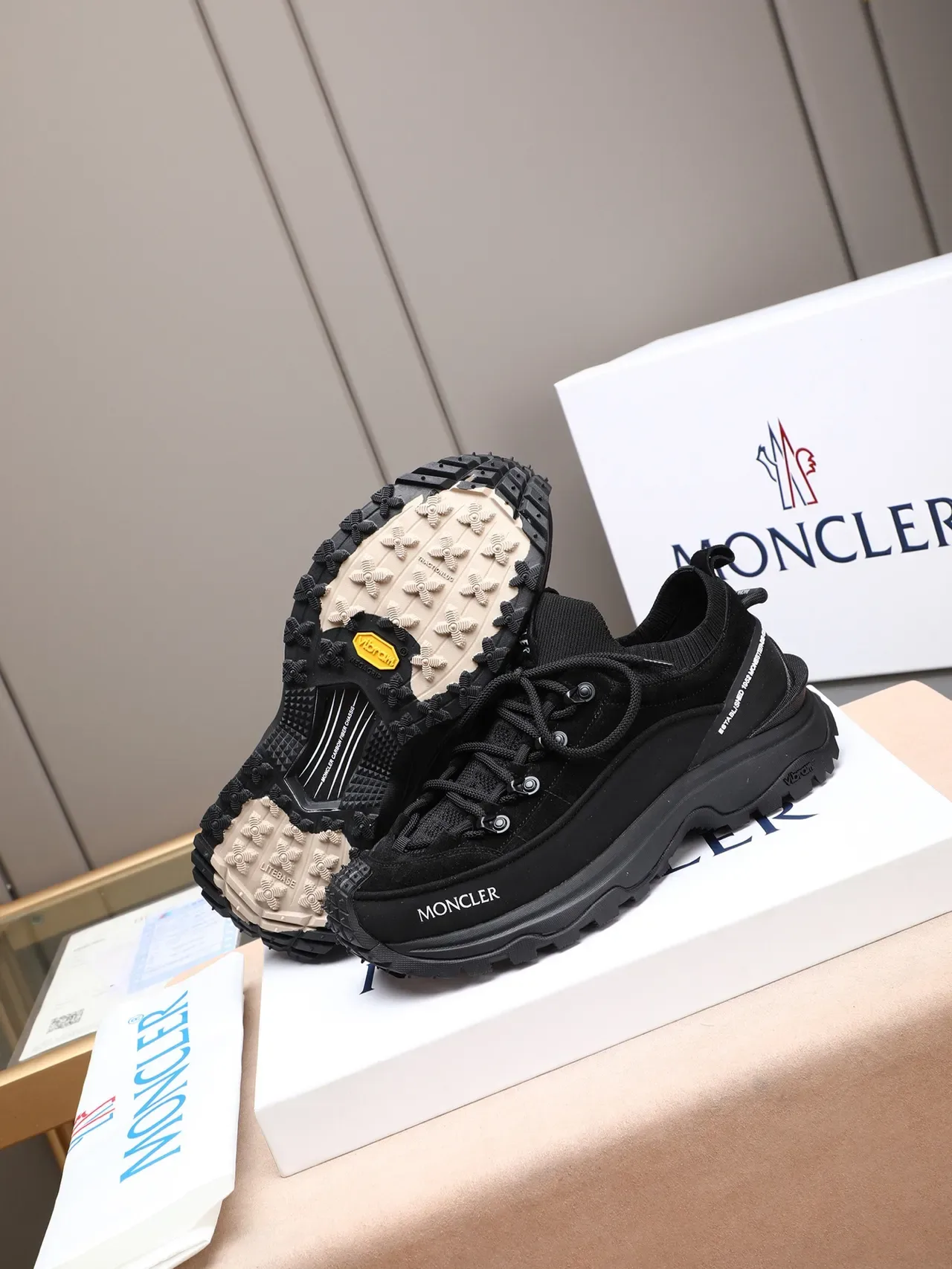 Moncler Preto Ajuste de Meia Colar Tricô Ante e Têxtil Superior Tênis Lifestyle 4