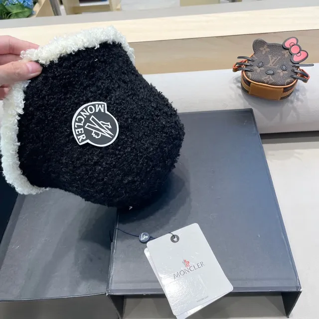 Moncler Black White Textured Bouclé Wool Shearling Trim Bucket Hat 3