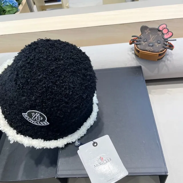 Moncler Black White Textured Bouclé Wool Shearling Trim Bucket Hat 4