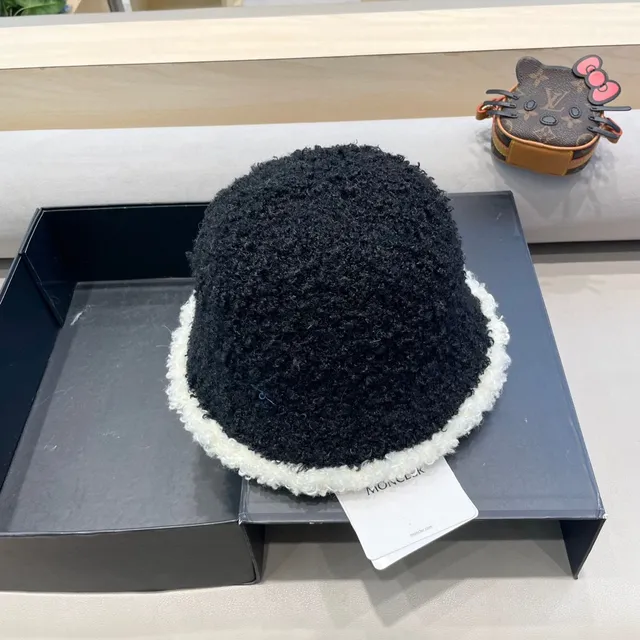 Moncler Black White Textured Bouclé Wool Shearling Trim Bucket Hat 7