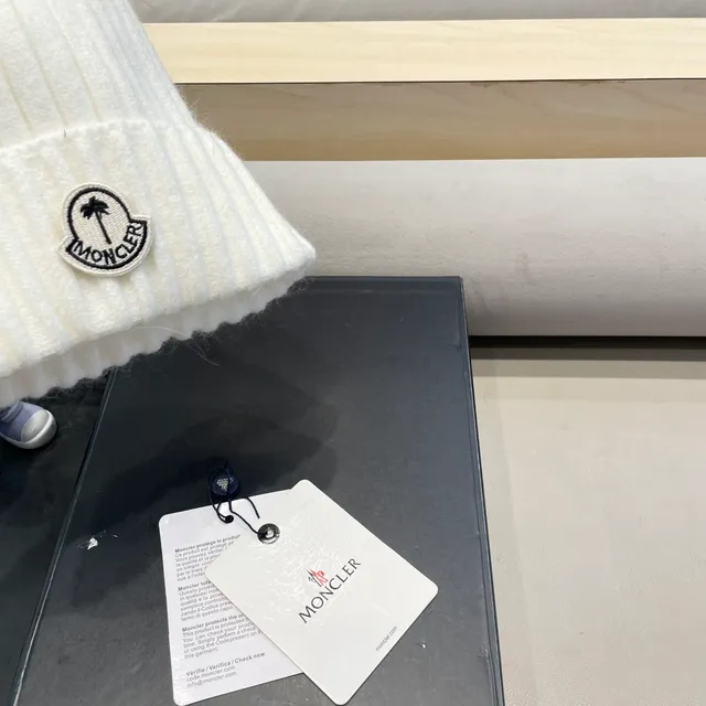 Moncler 白色 罗纹针织 折叠袖口 针织帽 6