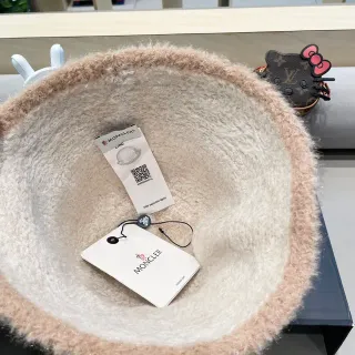 Moncler Zind Fluffy Two-Tone Bucket Hat