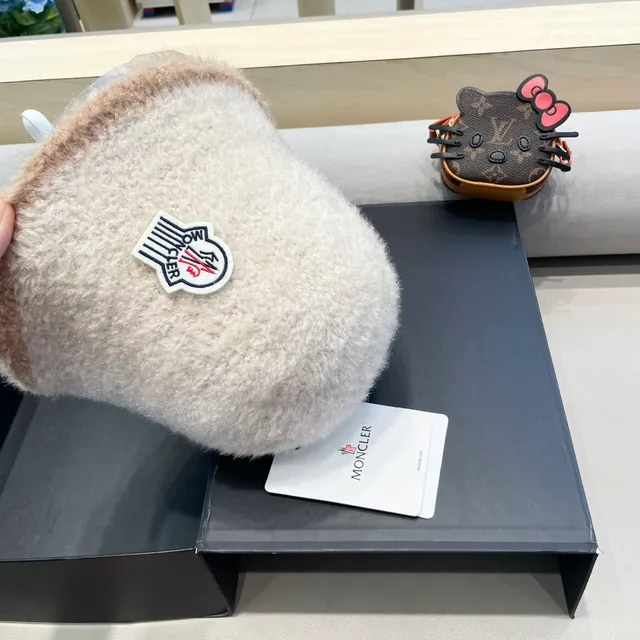 Moncler Zind esponjoso de dos tonos sombrero bucket 8