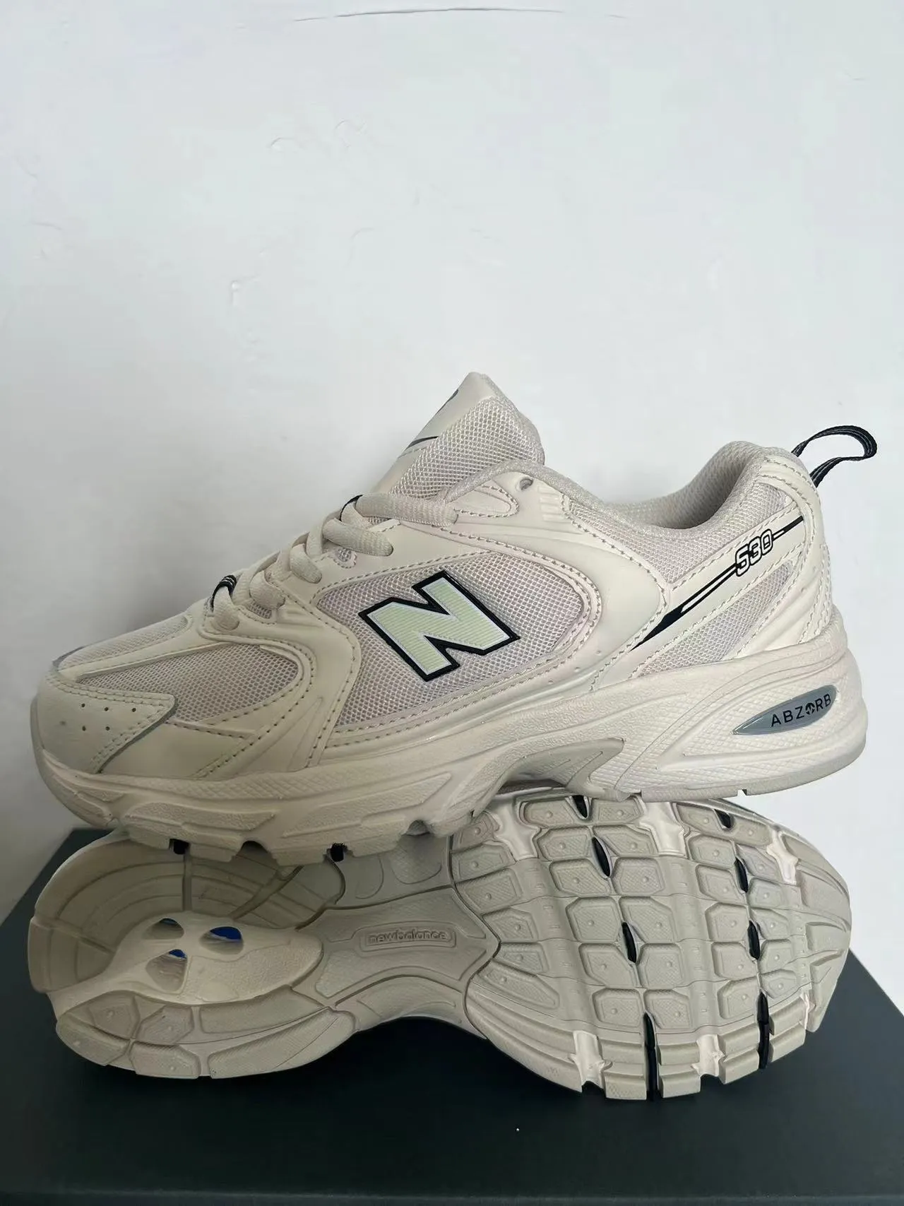 New Balance 580 বেইজ কালো লেয়ার্ড মিডসোল সিন্থেটিক/মেশ আপার মোটা সোলের স্নিকার্স 2