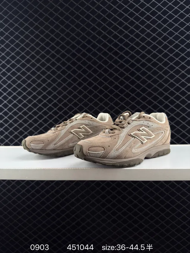New Balance 904L Zapatillas Lifestyle Beige de Ante y Malla 2