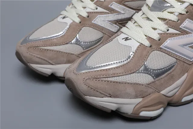New Balance 9060 بيج وفضي حذاء لايف ستايل رياضي 4