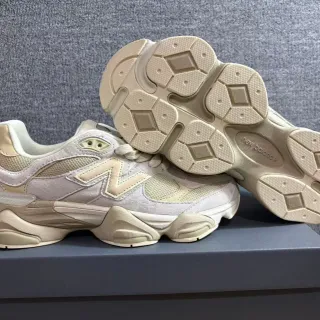 New Balance 9060 বেইজ চাঙ্কি স্নিকার্স