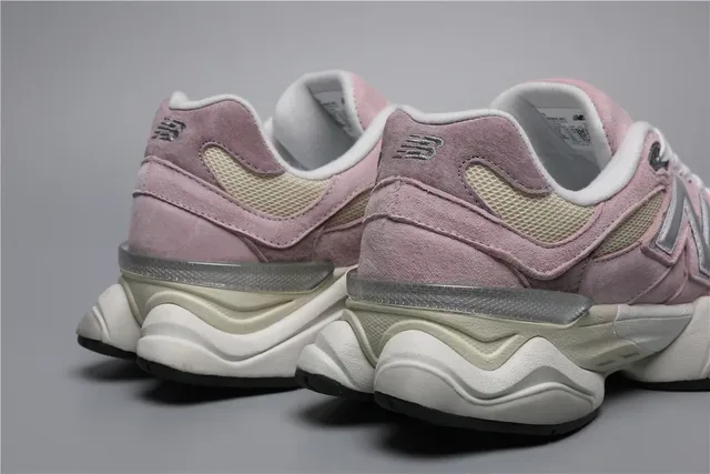 New Balance 9060 حذاء رياضي بألوان وردي فاتح وبنفسجي وكريمي للستايل الحياتي 2