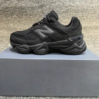 New Balance 9060 单色黑色厚底运动鞋