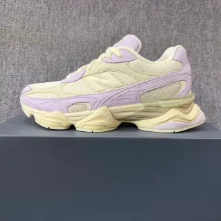 New Balance 9060 Chaussures Chunky Jaune Pastel et Lavande