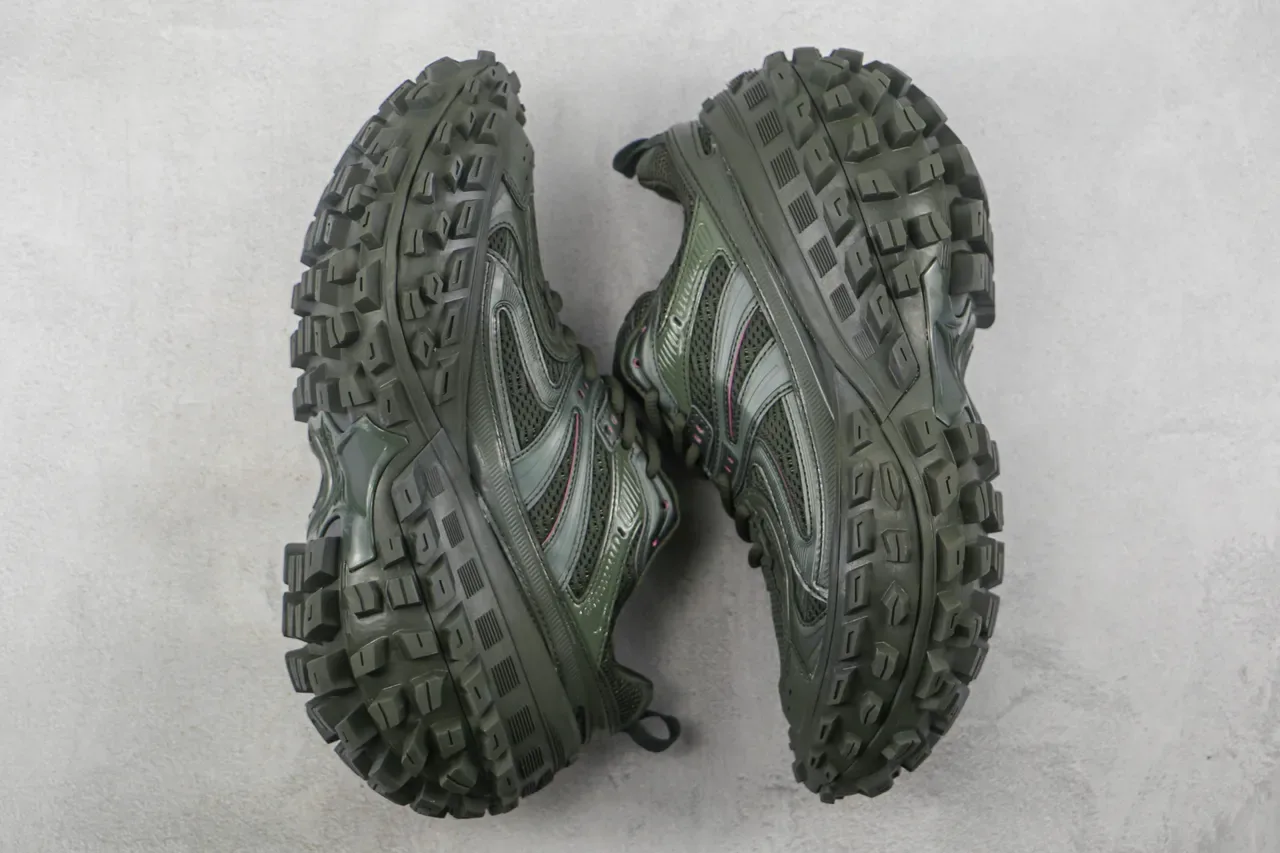 New Balance Verde Ejército Silueta Rústica Suela con Tacones Zapatillas Chunky 2