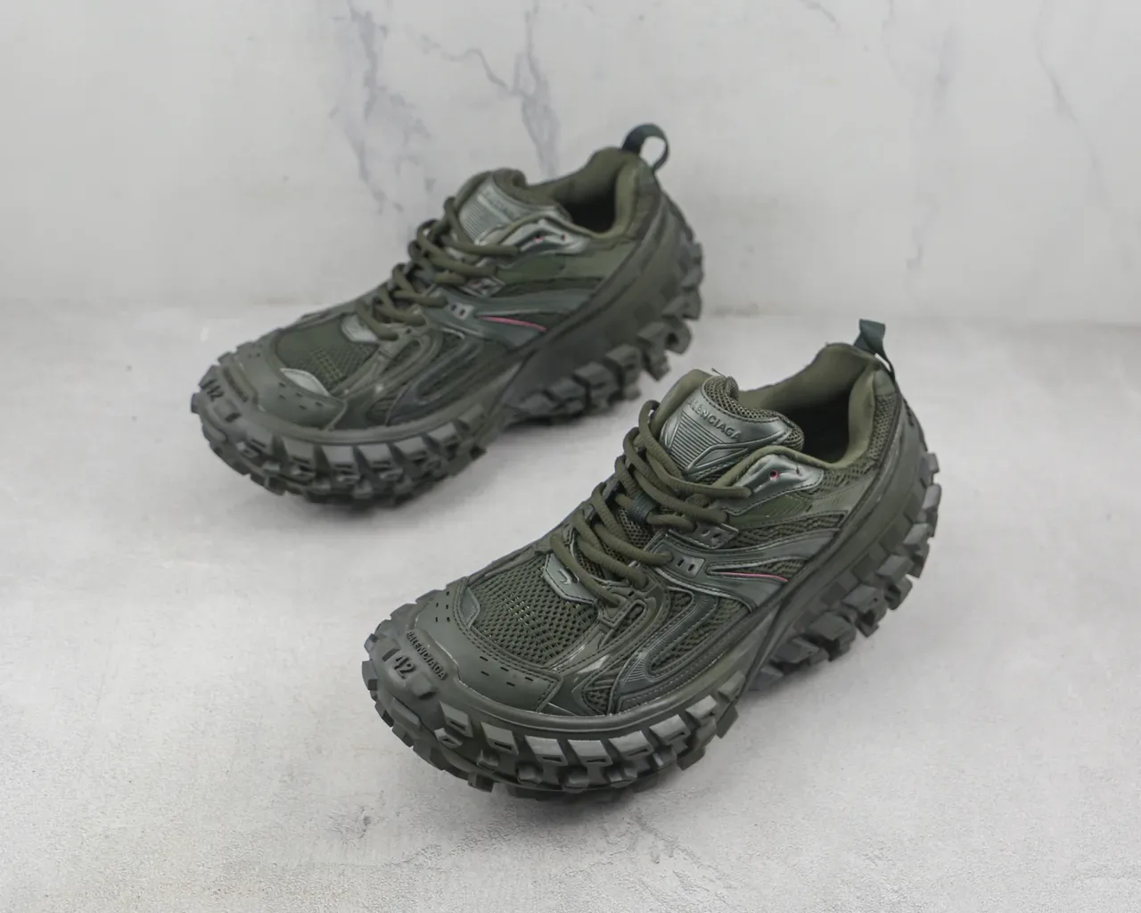New Balance Verde Ejército Silueta Rústica Suela con Tacones Zapatillas Chunky 4