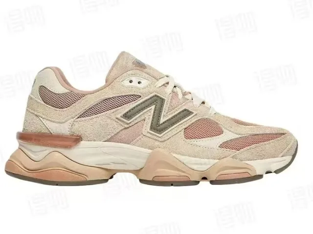 New Balance Beige Pink Chunky Sneakers avec tige mixte daim et maille, semelle intermédiaire 2