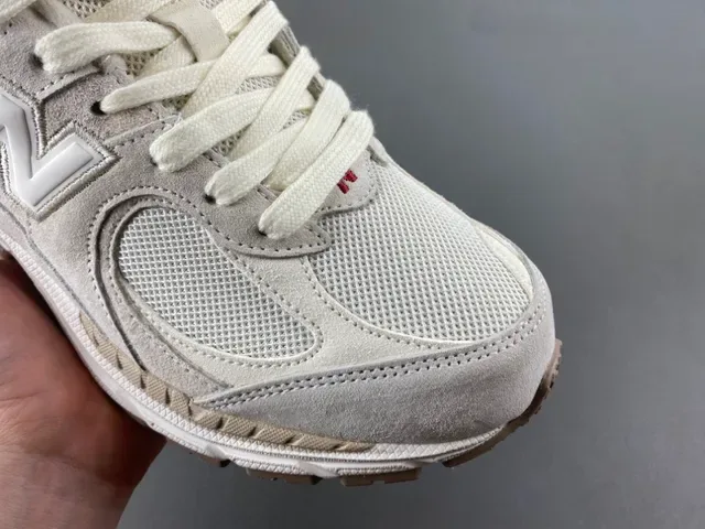 New Balance بيج أبيض شبكي و سويد الجزء العلوي رغوة كثافة مزدوجة وسادة وسطية حذاء أسلوب حياة 2