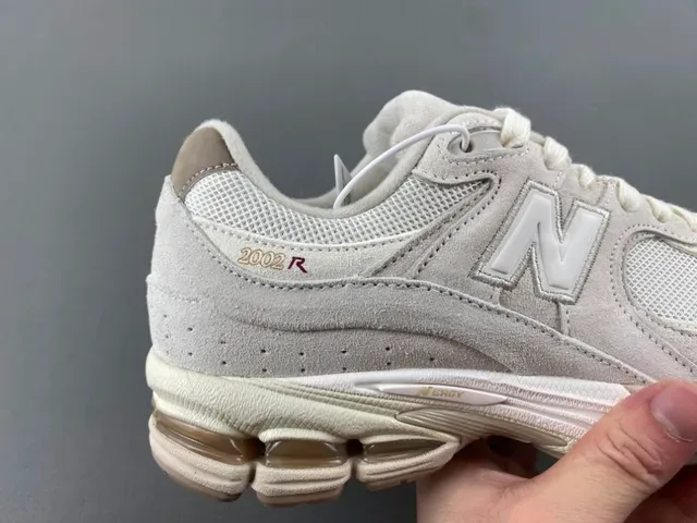 New Balance بيج أبيض شبكي و سويد الجزء العلوي رغوة كثافة مزدوجة وسادة وسطية حذاء أسلوب حياة 3