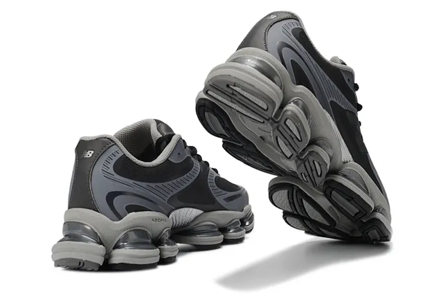 New Balance Chaussures Lifestyle noir gris mediasole pod transparente segmentée maille et superposition de matériau synthétique 2