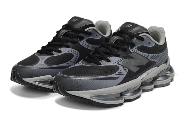 New Balance Chaussures Lifestyle noir gris mediasole pod transparente segmentée maille et superposition de matériau synthétique 3