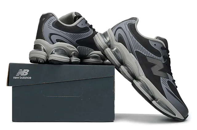 New Balance Chaussures Lifestyle noir gris mediasole pod transparente segmentée maille et superposition de matériau synthétique 6