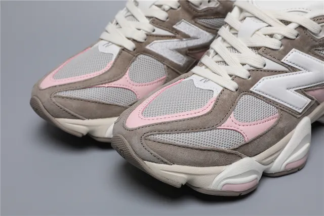 New Balance 棕粉色轮廓分层网面和麂皮鞋面厚底运动鞋 4