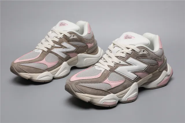 New Balance 棕粉色轮廓分层网面和麂皮鞋面厚底运动鞋 5