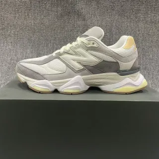 New Balance Gris Beige Suela con Capas Parte Superior Malla y Ante Mezclada Zapatillas Chunky