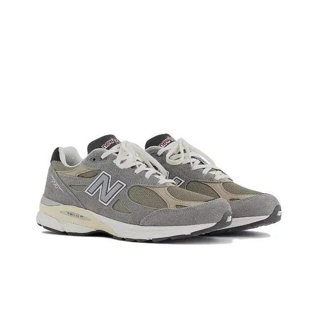 New Balance 灰米色网面和麂皮鞋面分层泡沫中底生活方式运动鞋 3