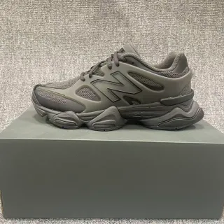 New Balance 灰色 单色 雕塑 多层鞋底 厚底运动鞋