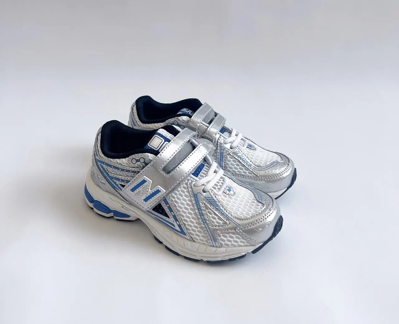 New Balance أحذية جري رمادي وردي شبكي اصطناعي 9