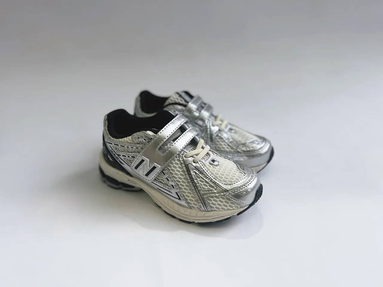 New Balance أحذية جري رمادي وردي شبكي اصطناعي 13