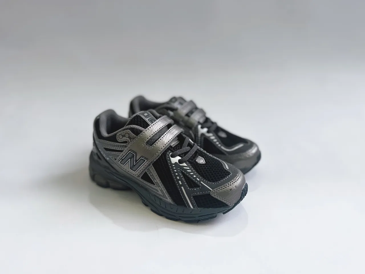 New Balance أحذية جري رمادي وردي شبكي اصطناعي 14