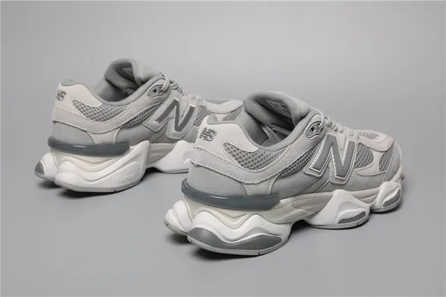 New Balance Gray White Layered Mesh And Suede Upper Oversized 'N' Logo Lifestyle Sneakers 3