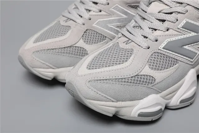 New Balance Gray White Layered Mesh And Suede Upper Oversized 'N' Logo Lifestyle Sneakers 4