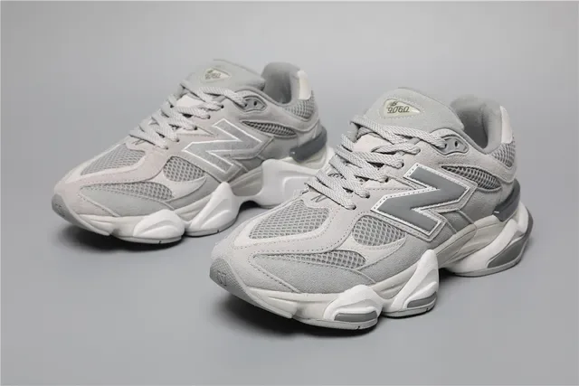 New Balance Gray White Layered Mesh And Suede Upper Oversized 'N' Logo Lifestyle Sneakers 5