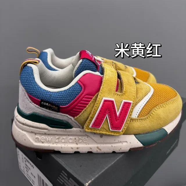New Balance Tênis Lifestyle Cinza Branco com Fechamento Velcro com Alça, Upper de Malha e Camurça com Camadas 5