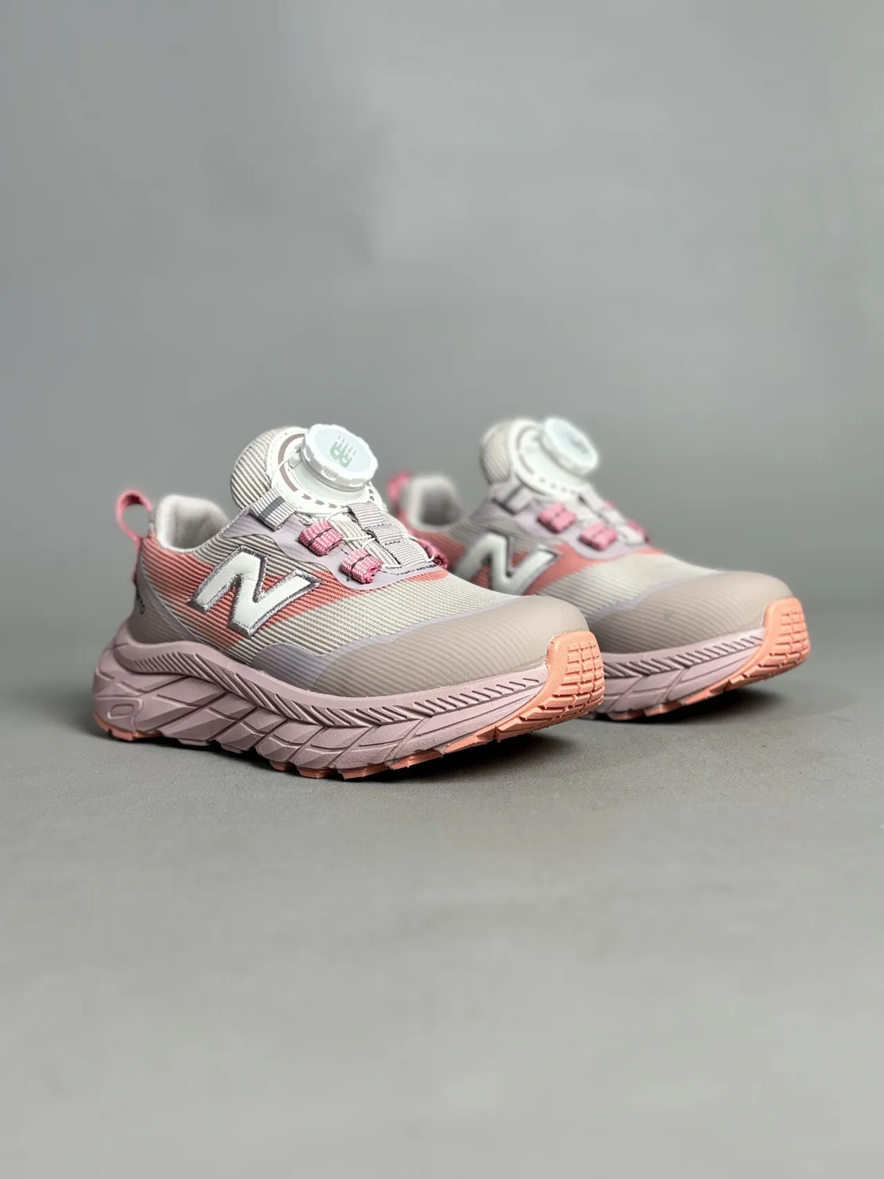New Balance Hiero গোলাপি বেইজ চাঙ্কি স্নিকার্স 5