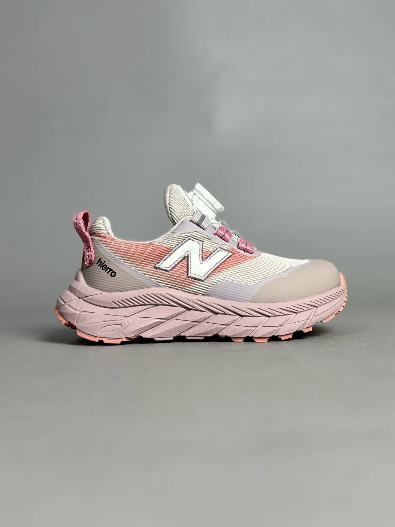New Balance Hiero গোলাপি বেইজ চাঙ্কি স্নিকার্স 7