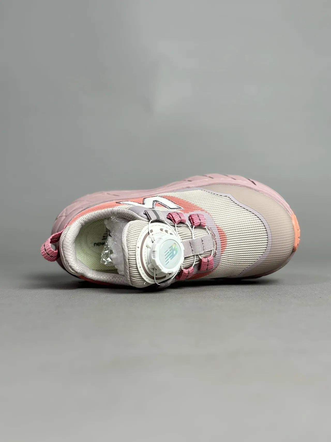 New Balance Hiero গোলাপি বেইজ চাঙ্কি স্নিকার্স 9