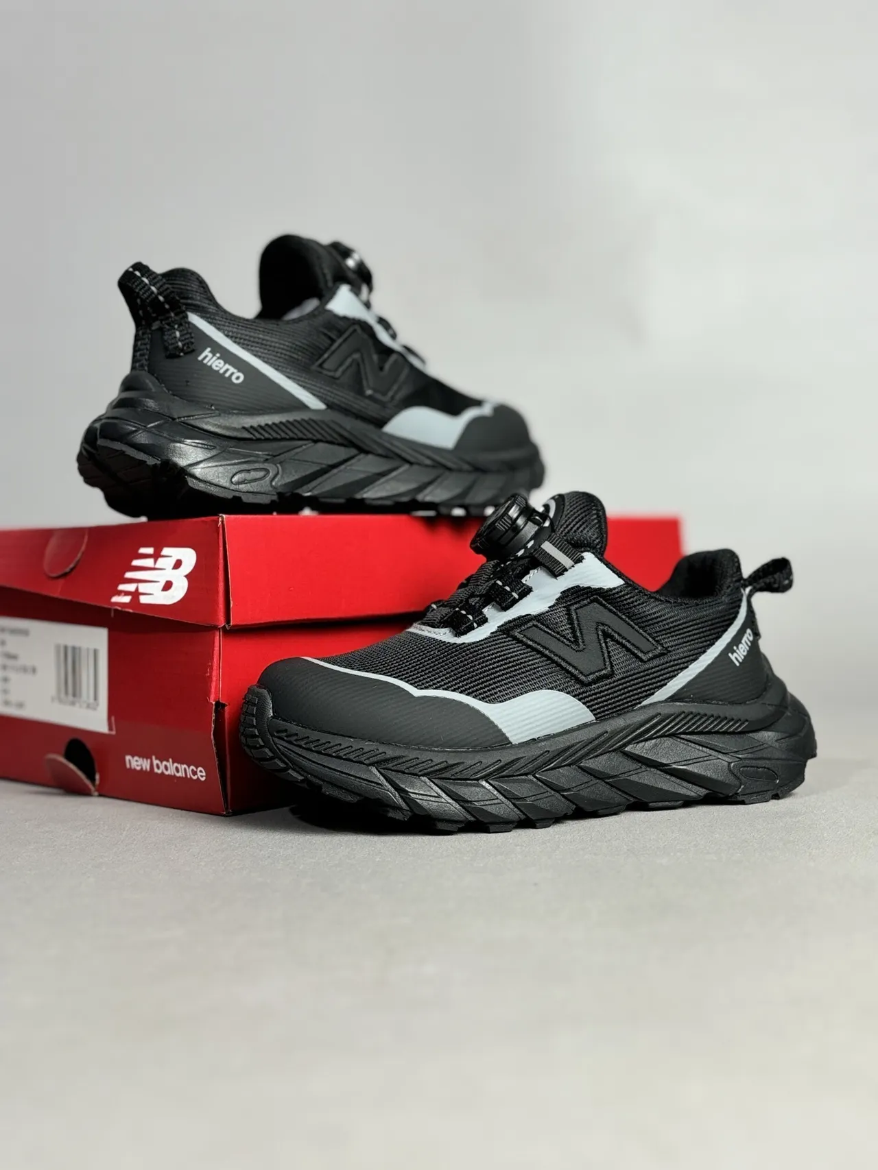New Balance Hiero গোলাপি বেইজ চাঙ্কি স্নিকার্স 22