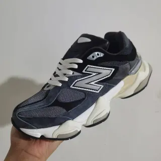 New Balance Navy Silver Retro-Futurista Material Mixto Parte Superior Zapatillas Chunky