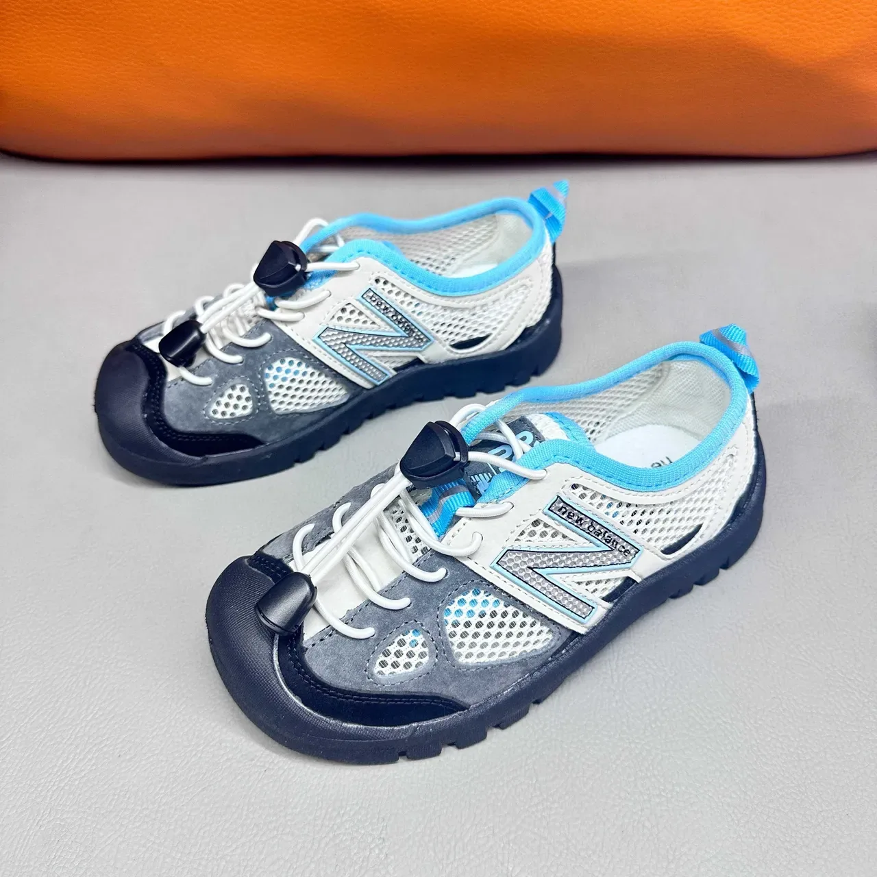 New Balance Zapatillas con upper de malla rosa morada, sin cordones, cierre toggle 7